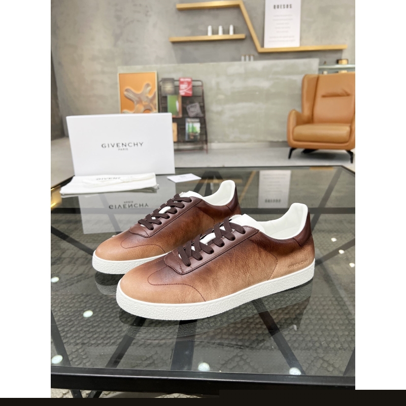 G*u*i casual shoes
